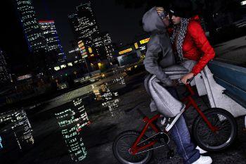 2fafd7 mrwitt@cuddle kiss on bike