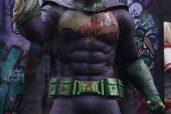 47964c joker batman suit action figure squad1