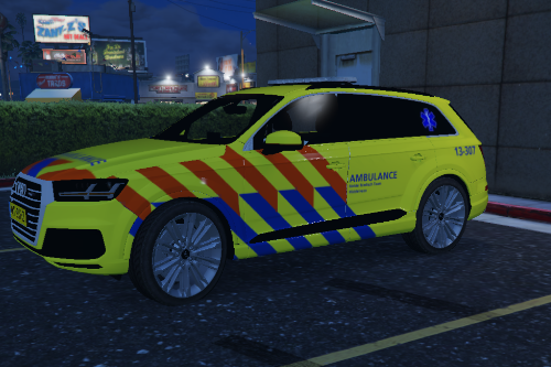 Audi Q7 Ambulance [ELS | Replace]