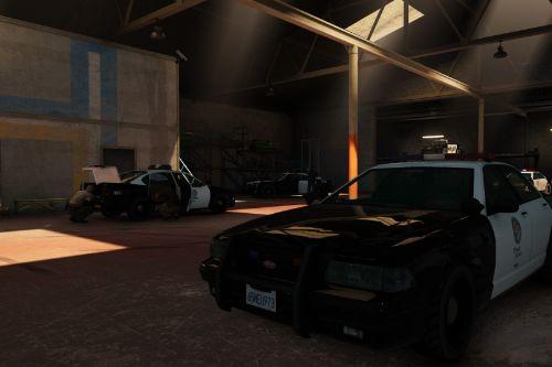 Police Vehicle Warehouse [Menyoo]