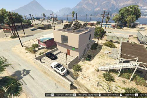 Two-apartment house in Sandy Shores