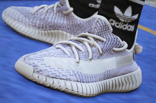 Yeezy 350 V2 Static Texture (Gucci/Feet/White Sock) D70dd4 20190109185847 1