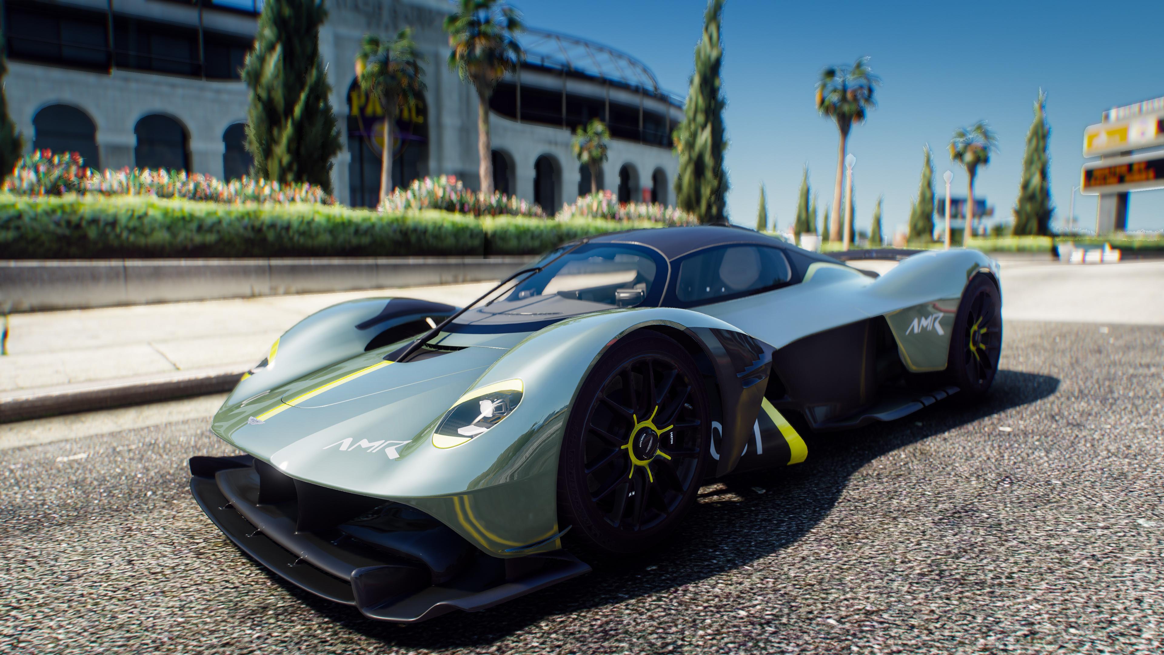 Options for Aston Martin Valkyrie include track pack, exposed carbon