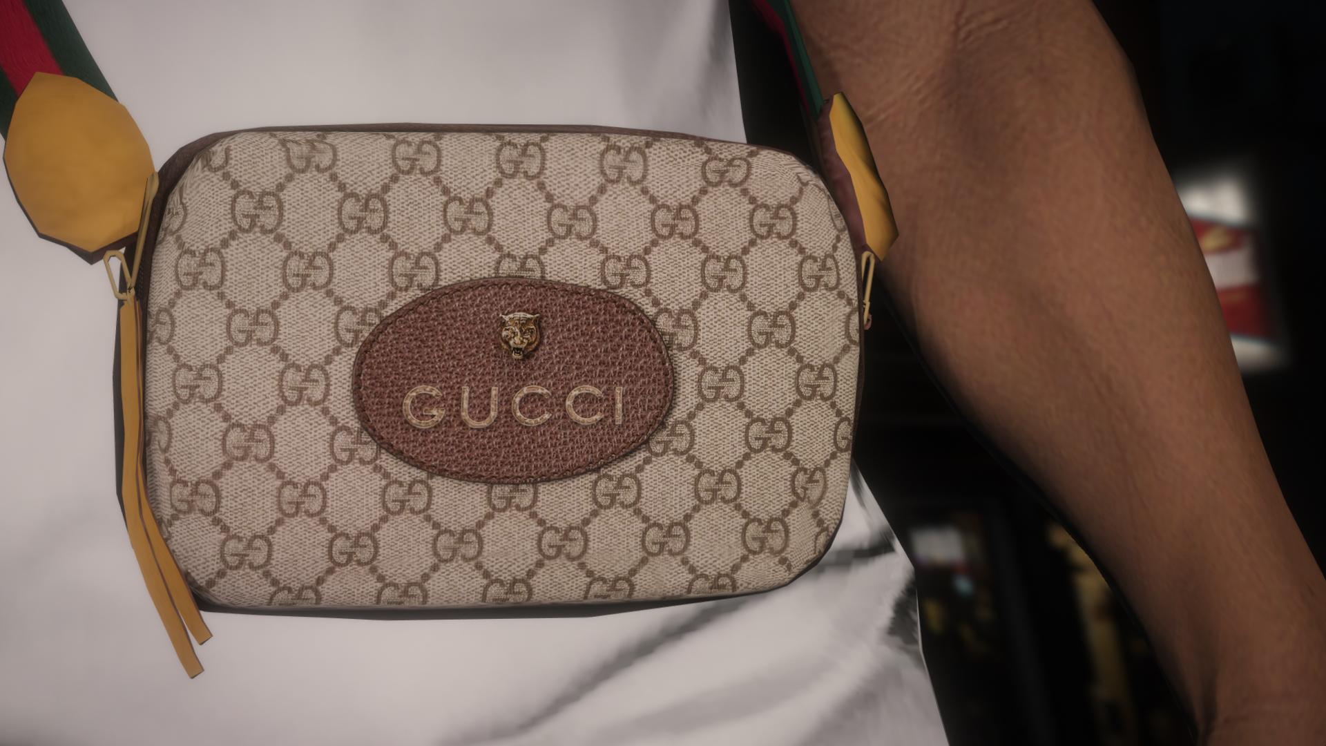 GG Supreme crossbody bag, Gucci