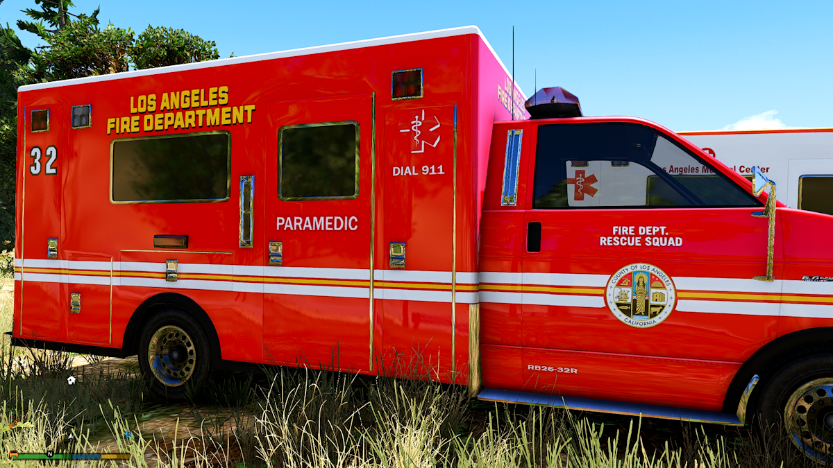 simple los santos ambulance to los angeles ambulance gmc paintjob ...