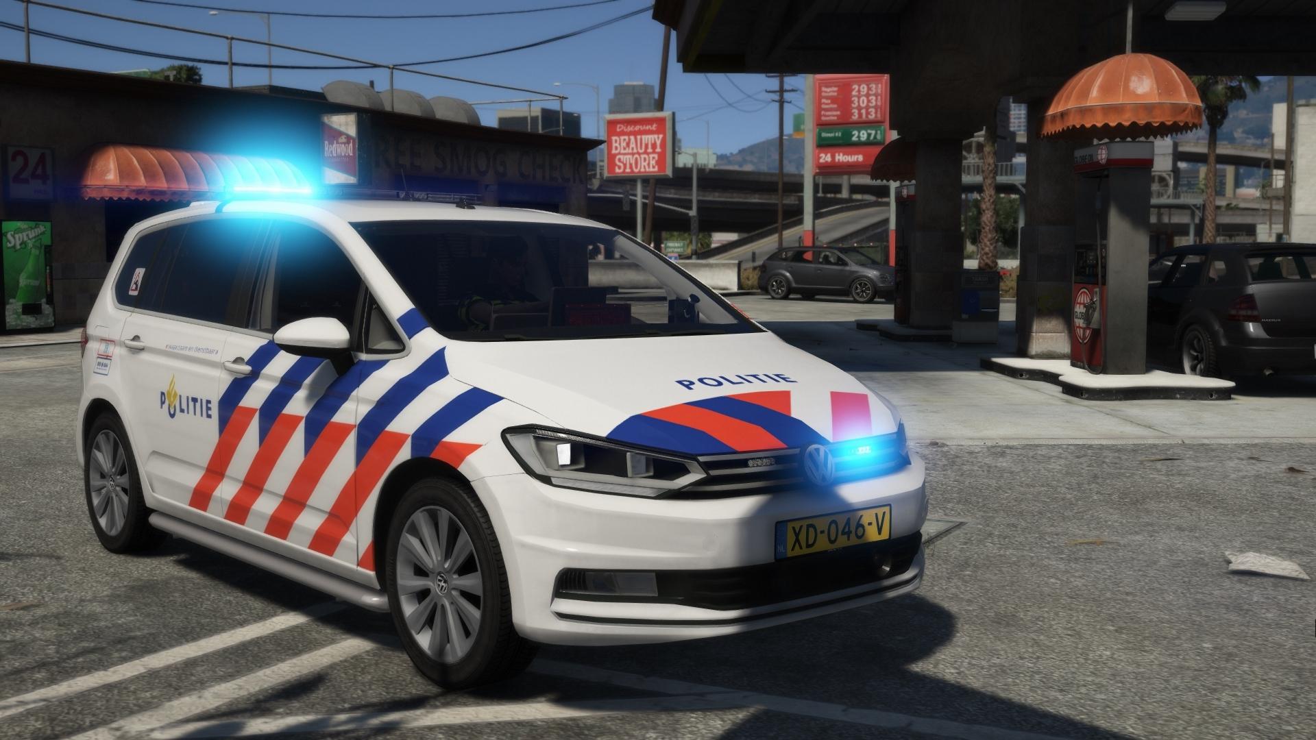 Volkswagen Touran Hondengeleiders K 9 GTA5 Mods com