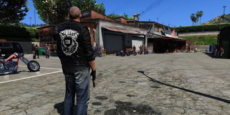 A28ae4 gta online lost mc biker standing outside clubhouse