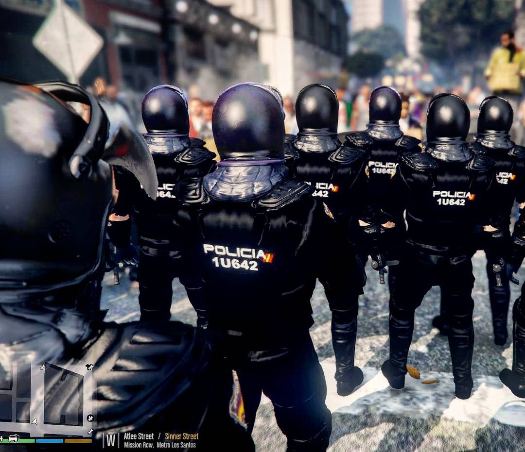 What policía What policía