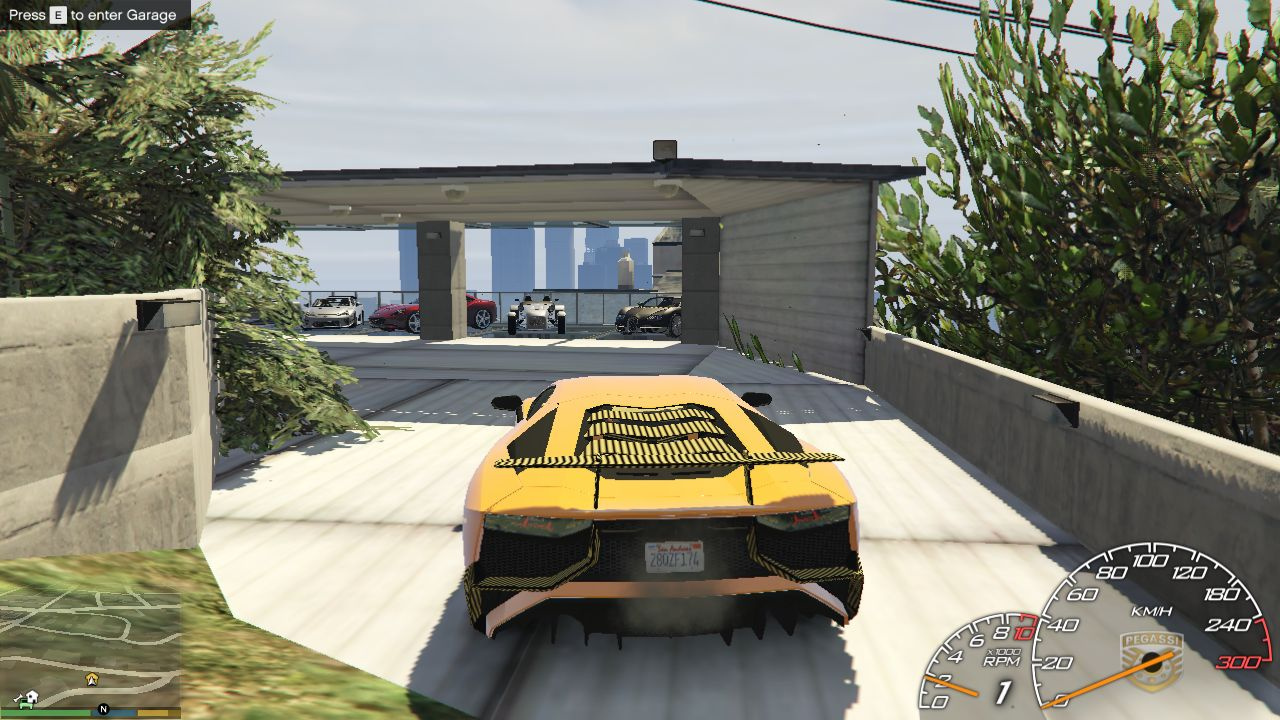 Single player garage gta 5. Машины в гараже Франклина ГТА 5. Гараж ГТА 5. Гараж Франклина в ГТА. ГТА 5 ВАЙНВУД гараж.