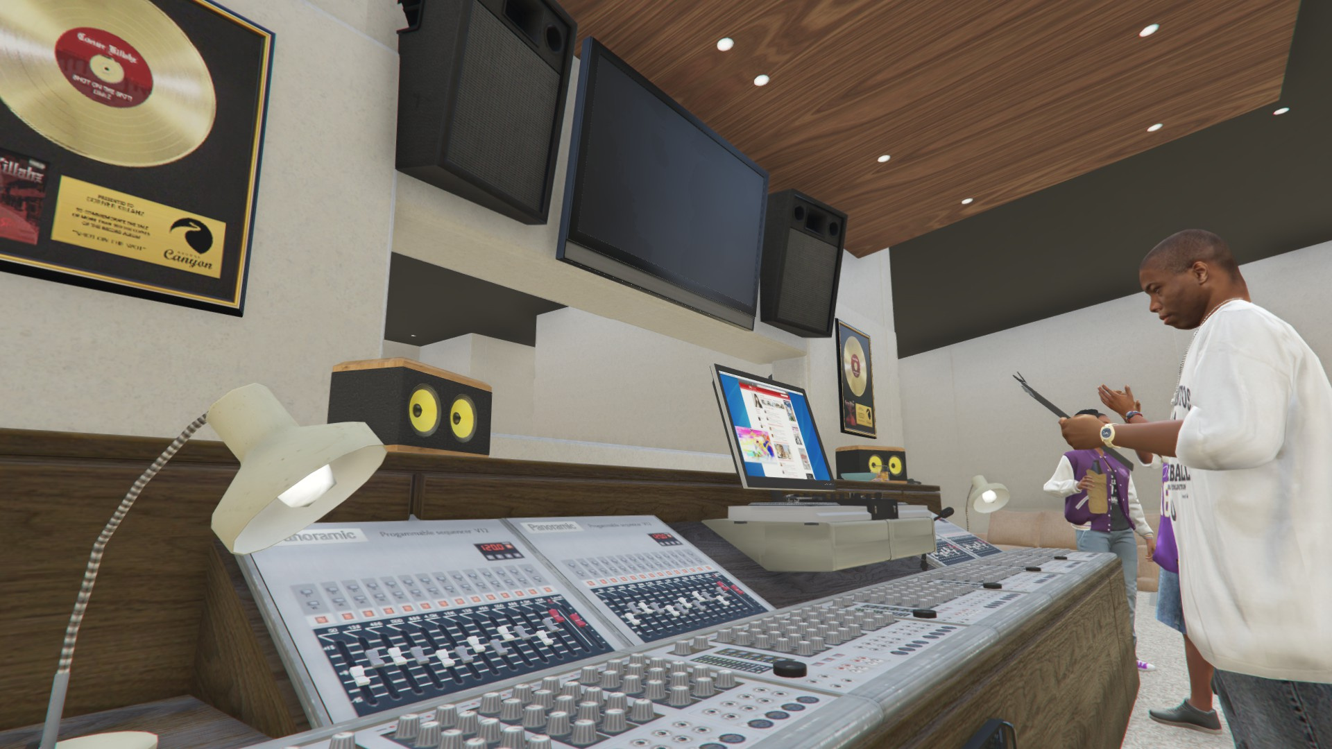 Making A Song In The Studio On GTA 5 RP! 