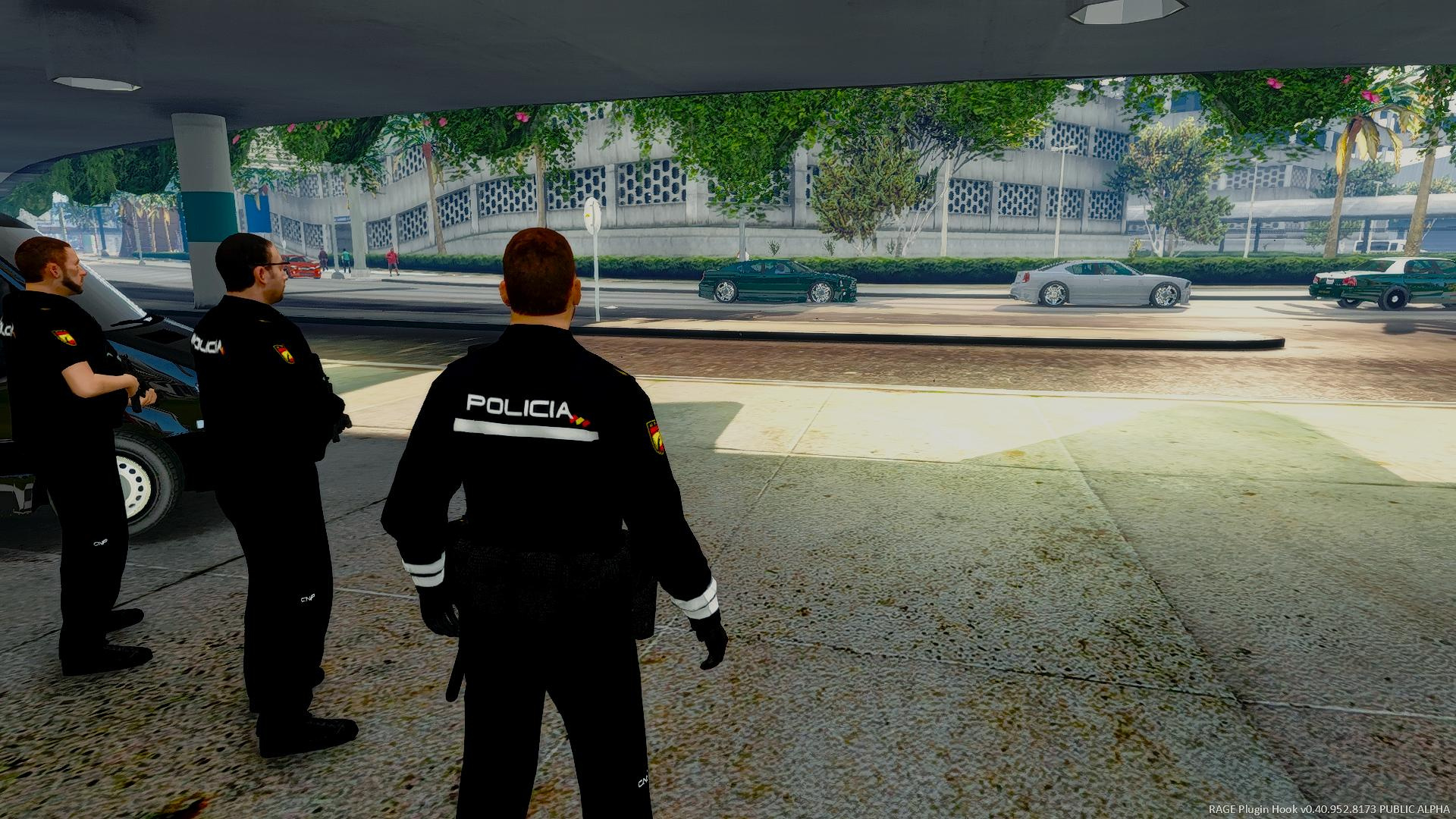 POLICÍA NACIONAL NUEVOS UNIFORMES - HOMBRE Y MUJER - GTA5-Mods.com