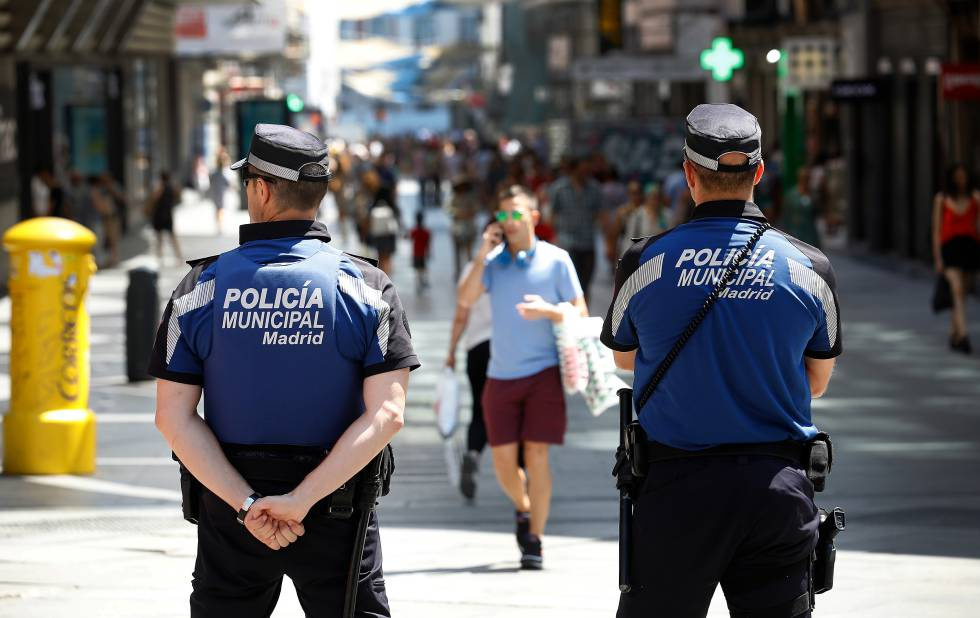 Uniforme mejorado policía municipal de madrid.